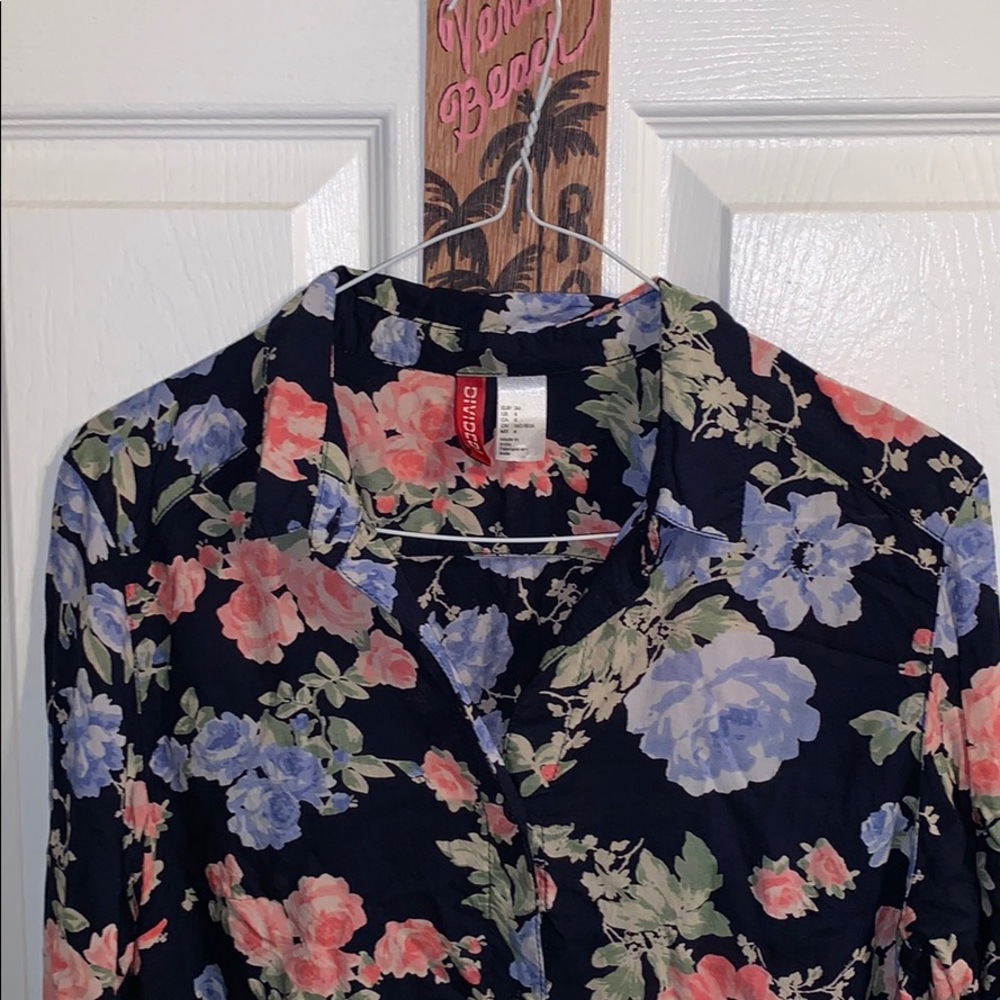 Floral Button Up - Picture 2 of 3